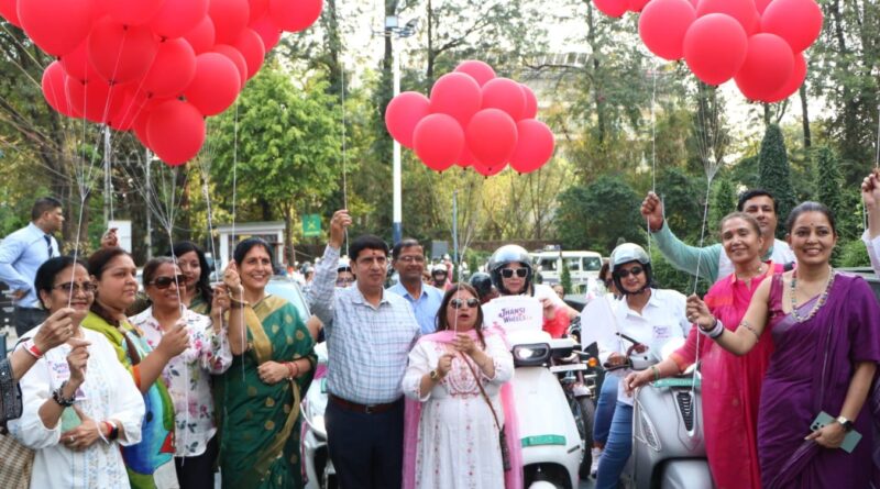 महिला सुरक्षा के संदेश के साथ निकली “झांसी ऑन व्हील्स 2.0”