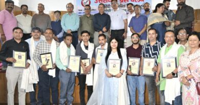 उत्तरांचल प्रेस क्लब में पत्रकारिता दिवस पर पत्रकारों को किया सम्मानित