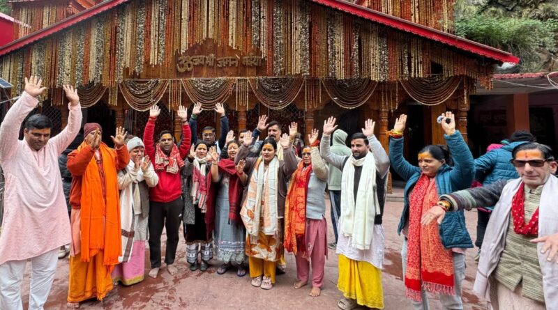 यमुनोत्री धाम से महिला मोर्चा का संदेश -“कम तेल की थाली, स्वस्थ भारत की खुशहाली”