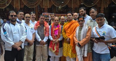 यमुनोत्री धाम मे भाजपाइयों ने किया योगाभ्यास