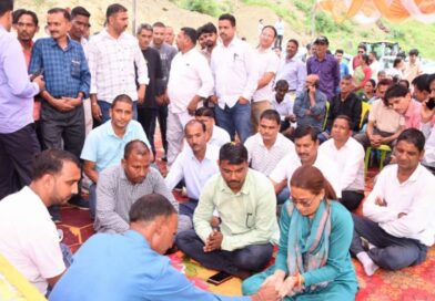 कैबिनेट मंत्री रेखा आर्या ने किया सड़क का शिलान्यास