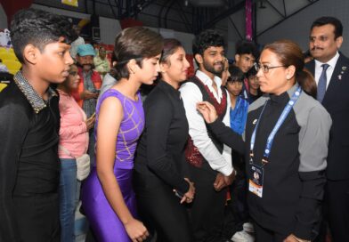 खिलाड़ियों का उत्साह बढ़ाने हिमाद्रि आइस रिंक पहुंची खेल मंत्री रेखा आर्या