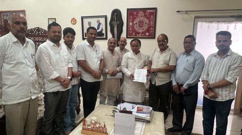 उच्च शिक्षा मंत्री से मिले छात्र प्रतिनिधि, सौंपा 4 सूत्रीय ज्ञापन