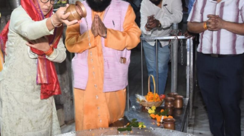 कैबिनेट मंत्री रेखा आर्या ने दुर्गाष्टमी पर मां भगवती और महादेव की पूजा-अर्चना कर प्रदेश एवं देश की सुख-समृद्धि की कामना की